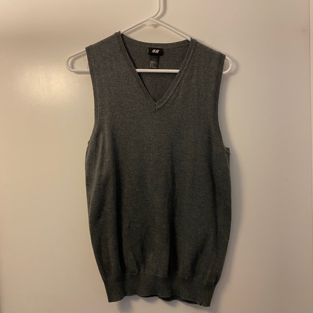 H&M grey vest - Size Small
